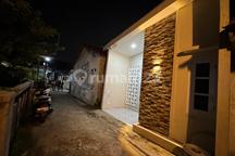 Dijual Cepat Butuh Uang Rumah Dekat Stasiun Depok Lama