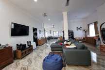 Rumah, 1,5 Lantai, di Kompleks Arco