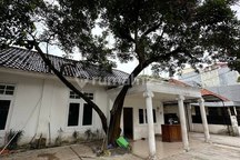 Jarang Ada!! Rumah Menteng Private Banget - Perfect Silent Office