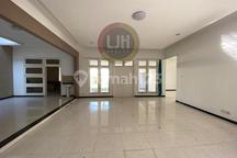 Rumah siap huni di Taman Maluku