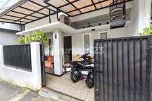 Hunian Nyaman Rumah Bagus Wilayah Kemang 1 Tanah Ada 2 Rumah