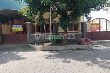 Rumah Siap Huni, Semi Furnished & Strategis di Gkb Gresik