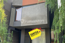 Rumah Industrial Modern Minimalis Siap Huni Dalam Cluster di Bintaro Pesanggrahan Jaksel