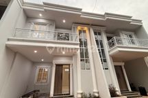Rumah Mewah Cikeas Cibubur 2 Lantai Pinggir Jalan Dekat Tol