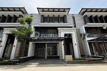 Rumah Mewah Minimalis Siap Huni di Cilandak Akses Pusat Kota Pinggir Jalan Raya Utama 4 Lantai