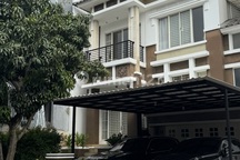 4 Kamar | Golf 10X24 | Rumah Mewah Langka Crown Golf