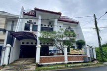 Rumah 3 Lantai Dekat Dari Akses Kota