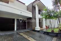 For Rent Rumah Cantik Asri Bangunan Lokasi Strategis Dekat Kemang Raya Area Kemang Jakarta Selatan