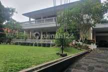 For Sale Rumah Lama Harga Dibawah NJOP Area Komersil Lokasi Strategis bisa Multifungsi dan bisa Buat Showroom atau Bengkel atau Klinik atau Gedung atau Resto atau Cafe atau Supermarket Area Hj Nawi Cipete Kebayoran Baru Jakarta Selatan