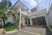 For Sale House Modern Minimalis Lokasi Strategis Dekat Kemang Raya dan Dekat Kebayoran Baru Area Kemang Jakarta Selatan