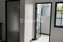 Rumah Mewah Akses Mobil Siap Huni SHM di Depok