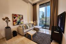 Disewakan Apartemen 2Br, Fully Furnished, High Ceiling 4.2M, Private Garden, Depan Stasiun MRT dan Mewah di Arumaya Residences (Dijamin Best Deal!)