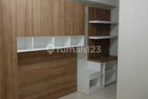 Apartemen Semi Furnished View Kolam Hadap Timur di Bekasi
