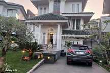 Disewakan Rumah Furnished Siap Huni Depan Taman di Cluster Prestigious Sentul City