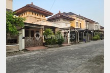 Rumah Keluarga 2 Lantai Jl Tajem - 5 KT Dalam Perumahan Nyaman