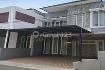 Rumah Berada di Perumahan Karawang