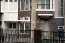 Disewakan Rumah di Esplandae Grand Wisata