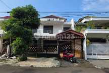 Disewakan Rumah 2 Lantai di Taman Yasmin