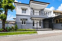 Disewakan Rumah 2 LT Citraland Dekat Sekolah Ciputra Cocok Kantor
