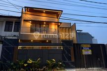 Rumah 2 Lantai Siap Huni Renovasi Dalam Komplek