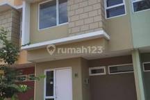 Murah Banget, Sewa Rumah Nyaman-Cluster Vivacia Bsd 3+1 Kt dan 3 Km Hanya Rp53 Juta
