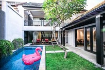2 Bedroom Villa 200m2 Dalam Komplek Villa di Seminyak Bali 