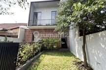Rumah Tinggal 3 KT, Lantai 2 Saja, Sayap Cilaki/ Supratman, Bagus