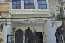 rumah minimalis 3 lantai semi furnished  di sunter 