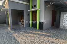 Rumah 2 Kamar Tidur dengan Carport Ber Kanopi Muat 2 Mobil