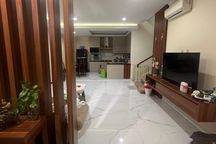 Rumah Siap Huni Pik 4 kamar sudah Bagus Semi Furnished Lokasi Bagus