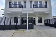 Rumah Modern Classic Lokasi Strategis Dekat Gor dan Alun Alun Kota Depok