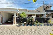 Dibawah Pasar, Rumah Luas Lokasi Strategis di Pondok Candra Waru