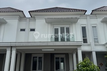 Rumah Premium Pasadena Residence 4 Kamar Boulevard Gading Serpong