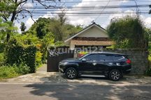 Rumah Mewah dengan Halaman Luas, Ada Kolam Renang, Gazebo dan Pendopo, Dekat Sleman City Hall, Cocok untuk Hunian Pribadi atau Dibuat Guest House