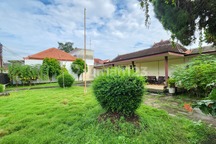 Tanah + Rumah Bangunan Lama Lokasi di Kadipaten, Dekat Taman Sari dan Kraton Cocok untuk Homestay