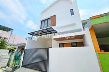 Harga Miring!! Rumah Modern 2 Lantai 10Menitan Dari Hi