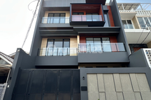 Rumah Puri Indah Brand New Luas 190 M2 3.5 Lantai Jarang Ada !