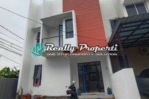 Di Sewakan Rumah Selesai Bangun 2.5 Lantai + Rootof Dlm Cluster Di Jatibening Baru Pondok Gede Bekasi.