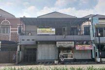 Rumah Usaha Dengan 3 Kios Aktif Lokasi Strategis