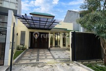 Rumah Nyaman dan Bagus Dalam Komplek Elit Cinere