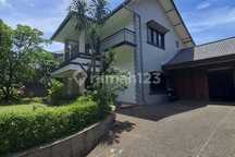 Dijual. Rumah Mewah 2 Lantai Lokasi Premium & Asri di Dharmawangsa Kebayoran Baru
