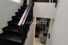 Disewakan Rumah 2 Lantai Nyaman Siap Huni Setra Permai ( Exlusive Cluster) Hunian Terawat Lokasi Strategis