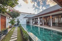 Over Lease Villa Potential Bussiness At Center Of Berawa Canggu