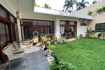 Dijual Rumah Di Setrasari Dengan Banyak Taman Dan Ruang Terbuka