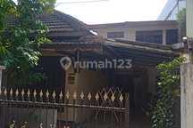 Rumah Klasik Yogyakarta Strategis Lingkungan Pejabat Jual Cepat