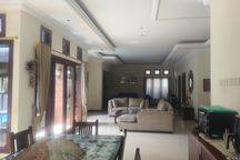 Rumah Disewakan Balikpapan Baru 1 Lt Full Furnished Kolam Renang