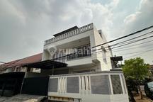 DIJUAL SUPER CEPAT RUMAH TAMAN PALEM LESTARI RAPI SIAP HUNI. POSISI HOOK. NEGO