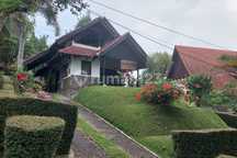 Villa Grand Trawas Mojokerto 2 Lantai 685m2 Bangunan Terawat Taman Cantik Funished Murah 1.6m Nego