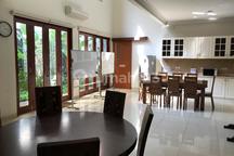 Rumah Menteng Dekat ke Wahid Hasyim