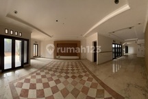 Rumah Menteng Dekat Teuku Umar